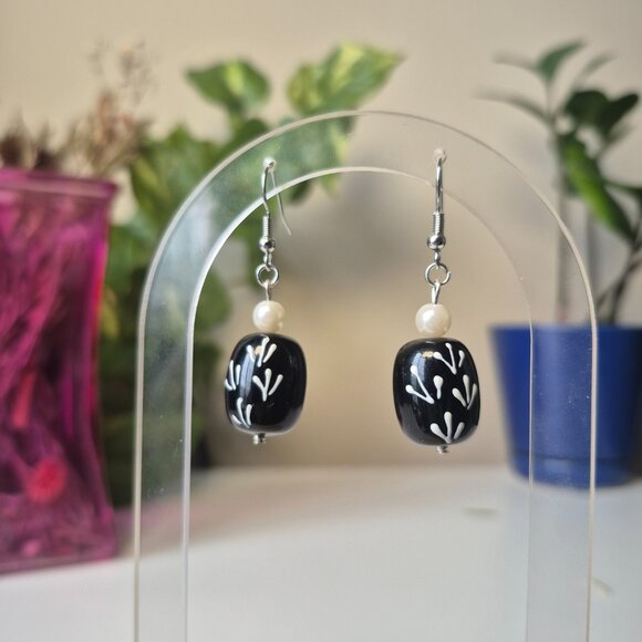 Bird Feet In Snow Earrings - Picture 4 of 5